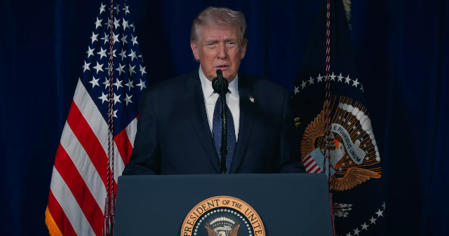 Глава Білого дому пригрозив Ірану "ударом у 20 разів сильнішим" у разі блокування Ормузької протоки